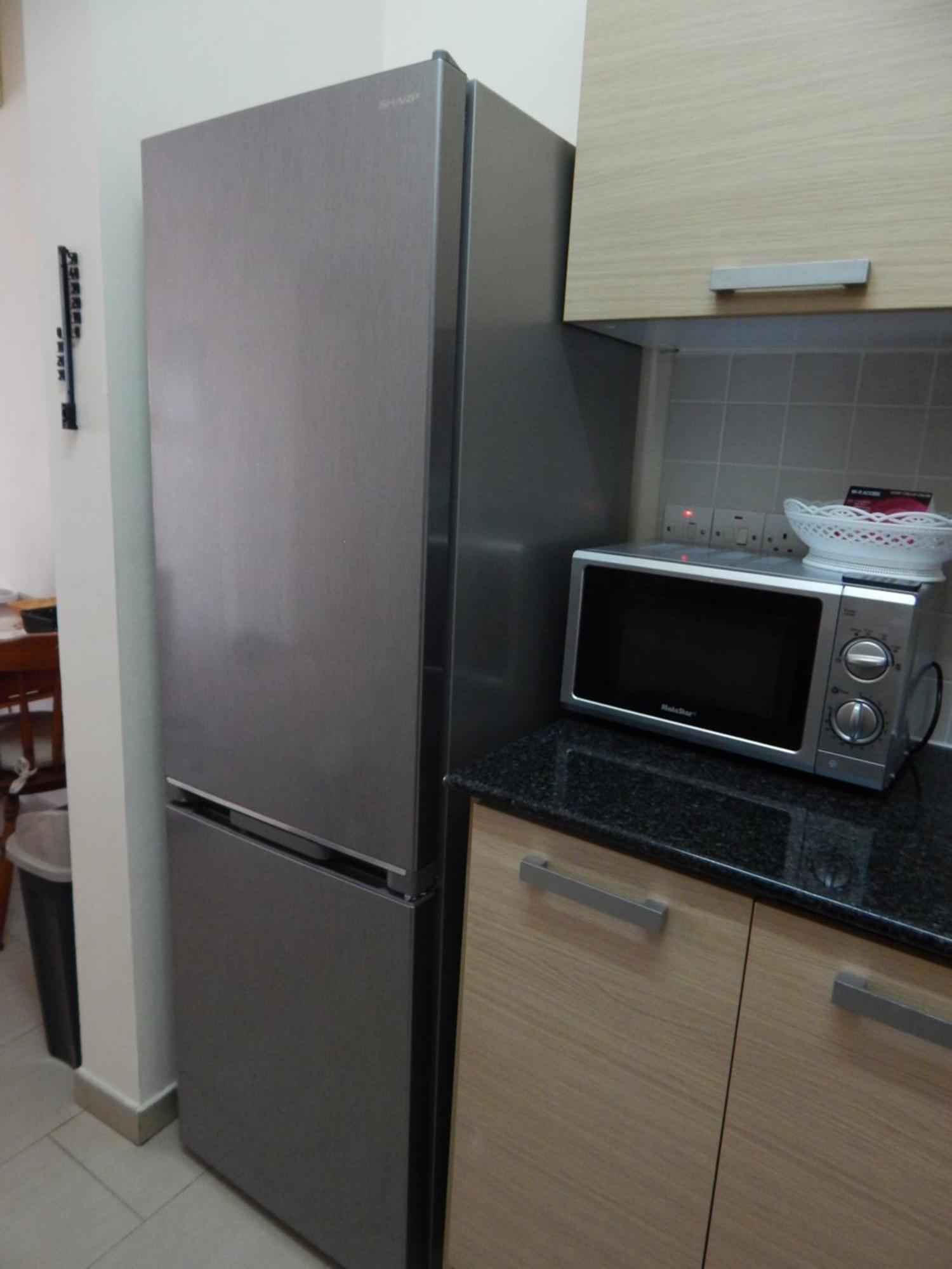 Barlee'S Apartment Paralimni Exterior photo
